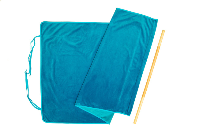A large rug to work on the floor - blue color