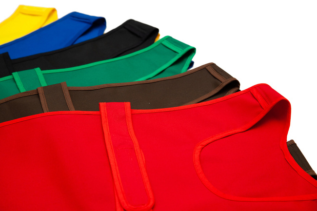 Vorne zu schließende Schürze - grün