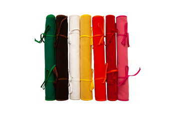 DYWANIK DO PRACY Z MAPĄ PUZZLOWĄ czerwony - na drewnianym drążku