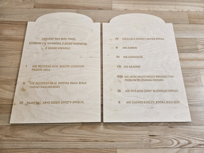Dekalog - 2 tablice