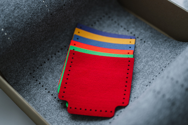 Felt Wall Hanging – DIY Mobile Phone Organizer (6 pockets + decorative elements)