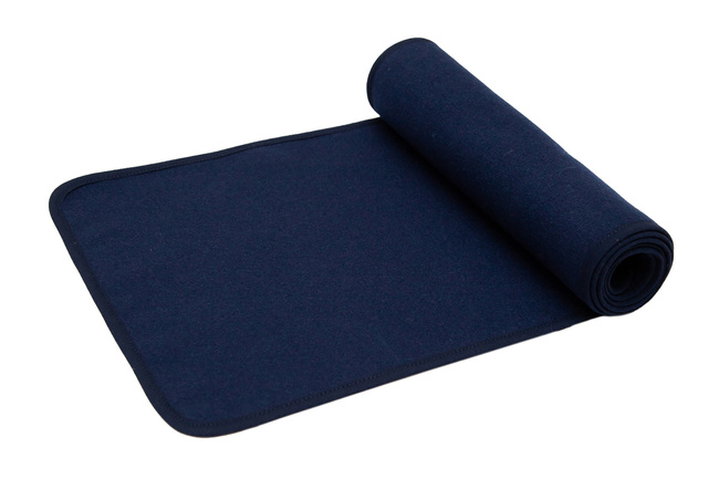 Rug to the chain of hundreds navy blue