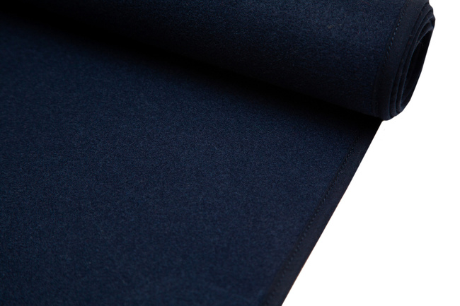 Rug to the chain of hundreds navy blue