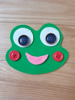 sewing kit - frog